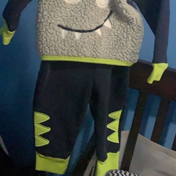Monster outfit - Picture 2 of 3